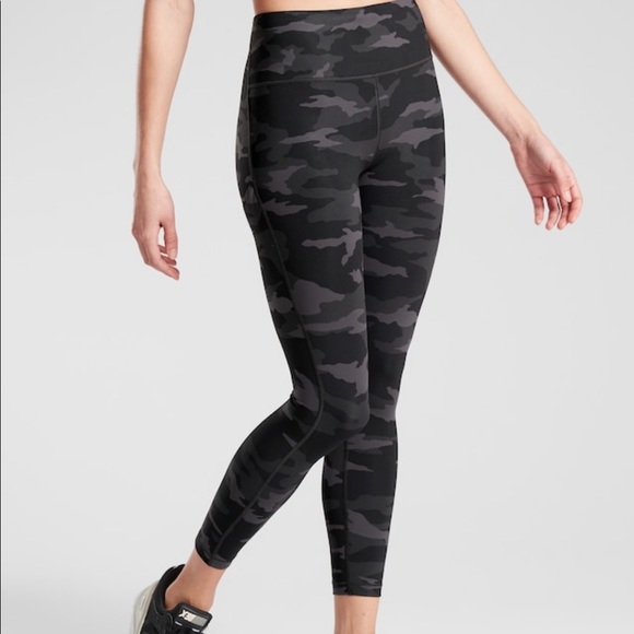 Athleta Pants - Athleta ultimate stash pocket camp tights med